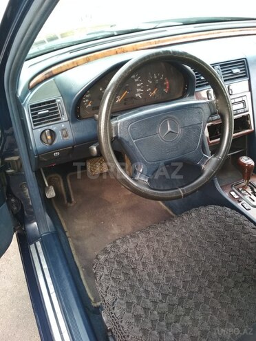 Mercedes C 220 1998, 256,000 km - 2.2 l - İmişli