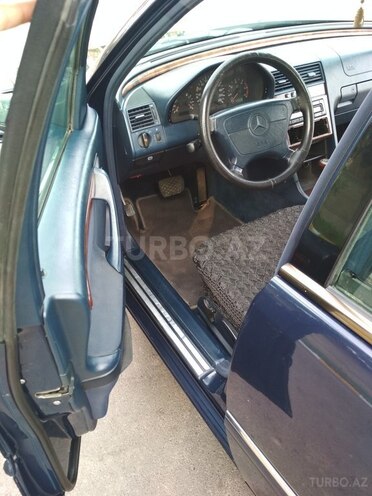 Mercedes C 220 1998, 256,000 km - 2.2 l - İmişli