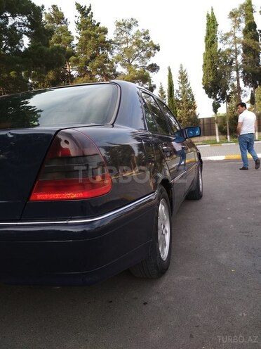 Mercedes C 220 1998, 256,000 km - 2.2 l - İmişli