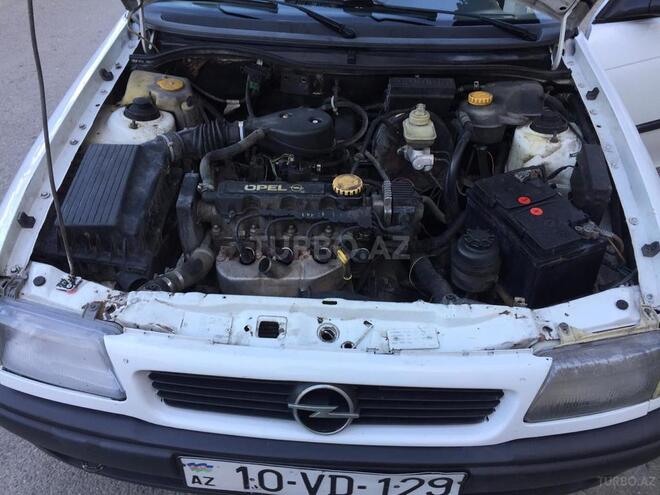 Opel Astra 1995, 277,000 km - 1.6 l - Bakı