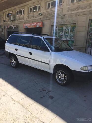 Opel Astra 1995, 277,000 km - 1.6 l - Bakı