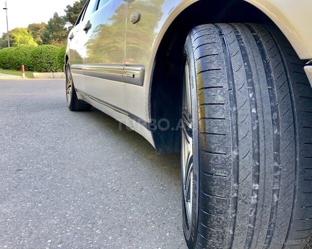 Mercedes E 320 1996, 214,000 km - 3.2 л - Xırdalan