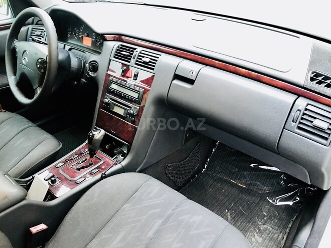 Mercedes E 200 2001, 325,000 km - 2.0 l - Bakı