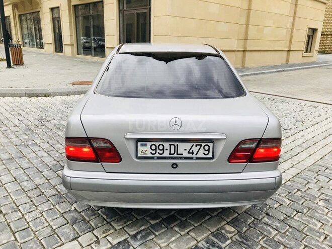Mercedes E 200 2001, 325,000 km - 2.0 l - Bakı