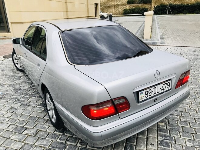 Mercedes E 200 2001, 325,000 km - 2.0 l - Bakı