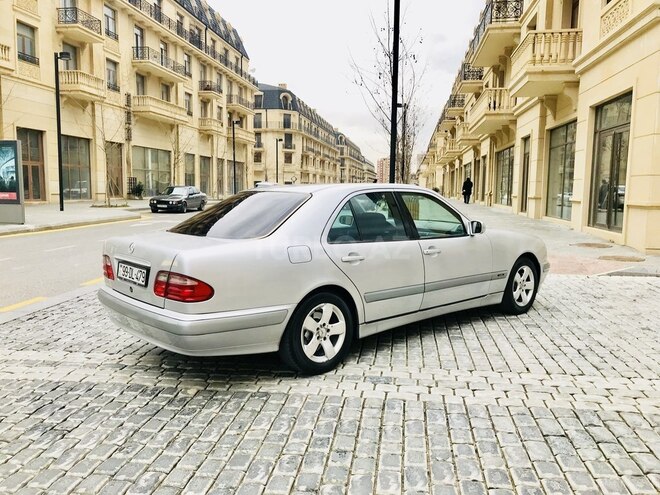 Mercedes E 200 2001, 325,000 km - 2.0 l - Bakı