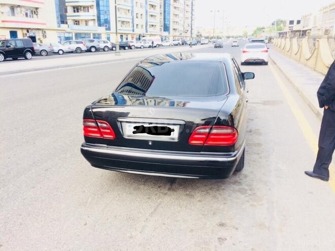 Mercedes E 220 2000, 350,000 km - 2.2 l - Bakı