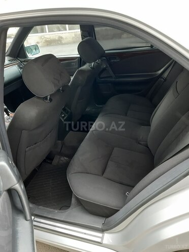 Mercedes E 240 1998, 343,300 km - 2.4 л - Bakı