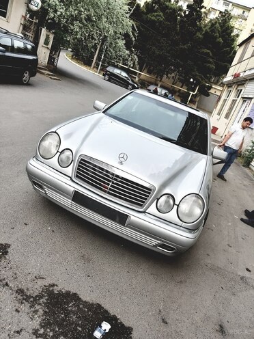 Mercedes E 240 1998, 343,300 km - 2.4 л - Bakı