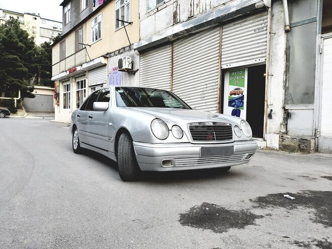Mercedes E 240 1998, 343,300 km - 2.4 л - Bakı