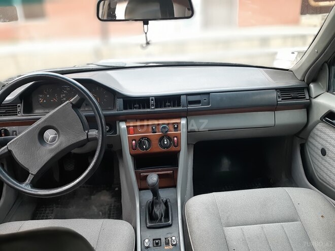 Mercedes E 200 1990, 370,000 km - 2.0 l - Bakı