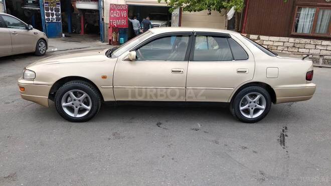 Toyota Camry 1995, 380,000 km - 2.2 l - Bakı