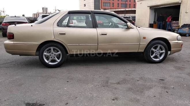 Toyota Camry 1995, 380,000 km - 2.2 l - Bakı