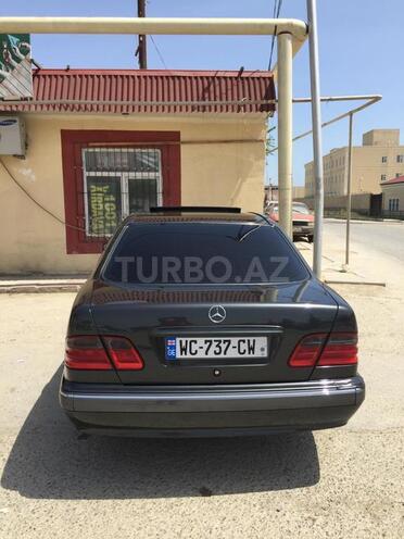Mercedes E 270 2000, 278,000 km - 2.7 l - Bakı
