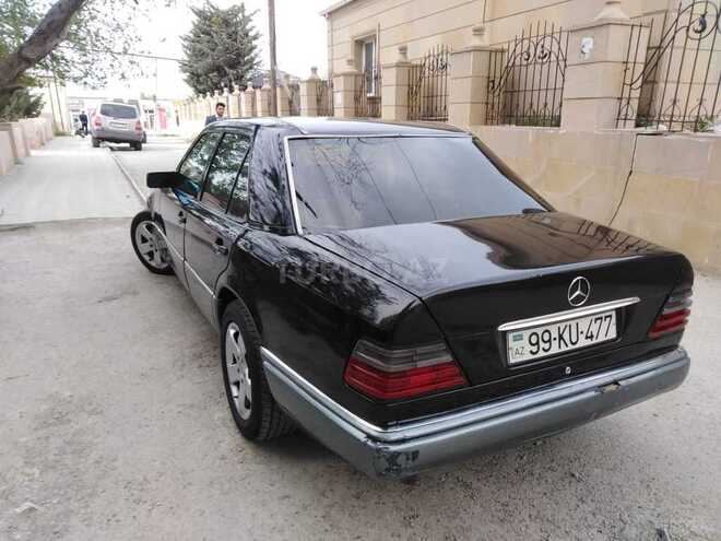 Mercedes E 220 1994, 309,000 km - 2.2 l - Bakı