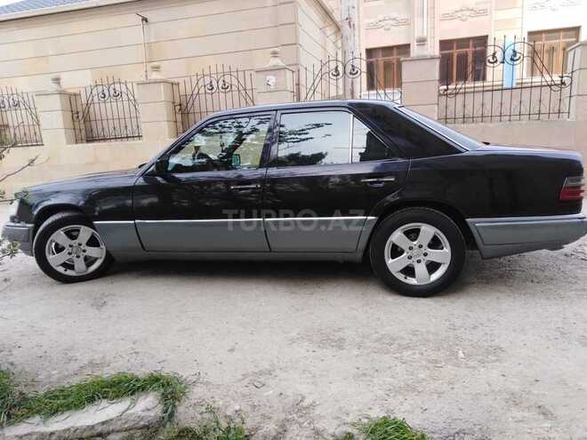Mercedes E 220 1994, 309,000 km - 2.2 l - Bakı