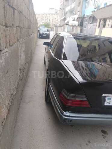 Mercedes E 220 1994, 309,000 km - 2.2 l - Bakı