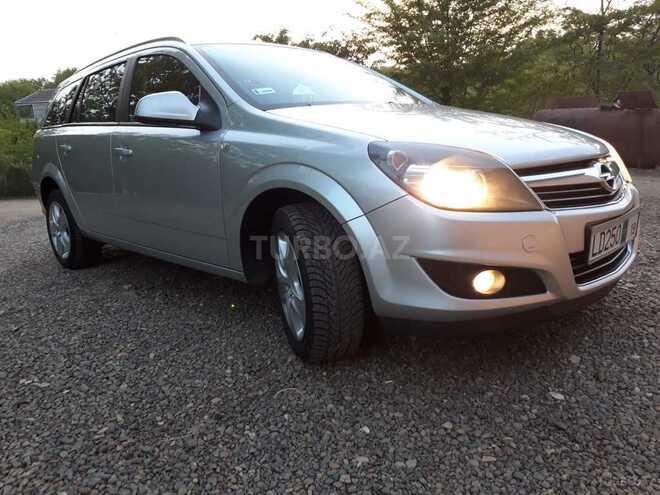 Opel Astra 2010, 240,000 km - 1.3 l - Qazax