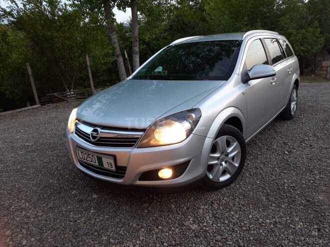 Opel Astra 2010, 240,000 km - 1.3 l - Qazax