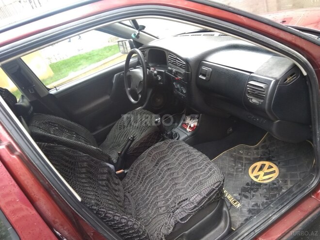Volkswagen Golf 1993, 300,000 km - 1.8 l - Bakı