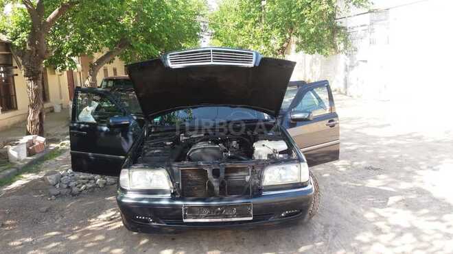 Mercedes C 200 1999, 260,000 km - 2.0 л - Gəncə