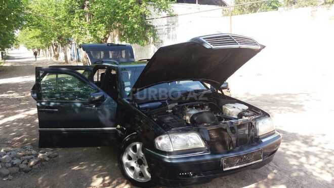 Mercedes C 200 1999, 260,000 km - 2.0 л - Gəncə