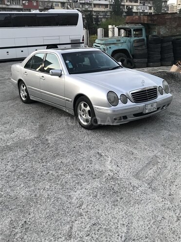 Mercedes E 320 2000, 427,000 km - 3.2 l - Bakı