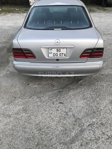 Mercedes E 320 2000, 427,000 km - 3.2 l - Bakı