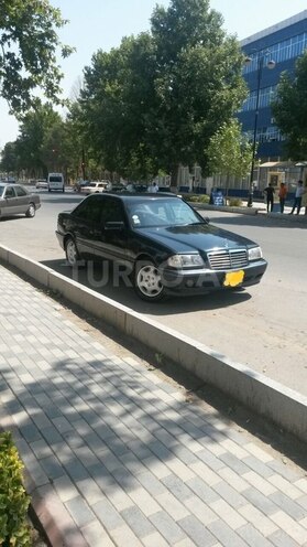 Mercedes C 240 2000, 230,000 km - 2.4 л - Naftalan