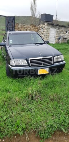 Mercedes C 240 2000, 230,000 km - 2.4 л - Naftalan