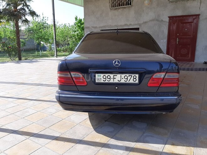 Mercedes E 270 2001, 254,120 km - 2.7 л - Bərdə