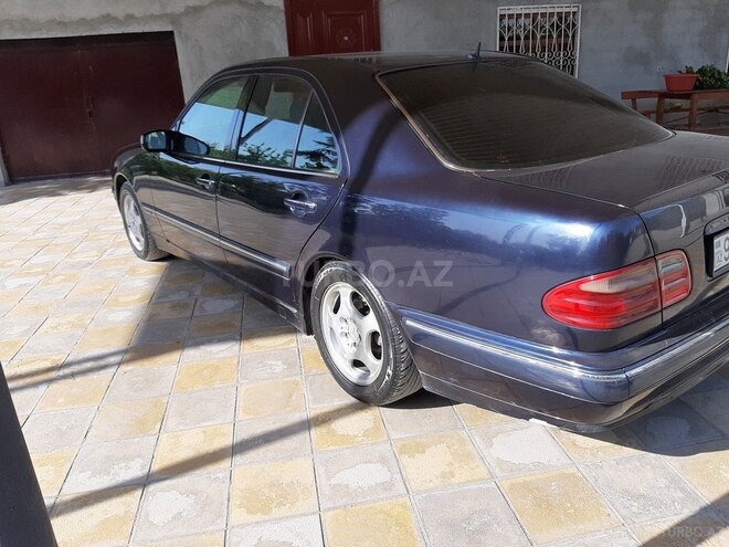 Mercedes E 270 2001, 254,120 km - 2.7 л - Bərdə