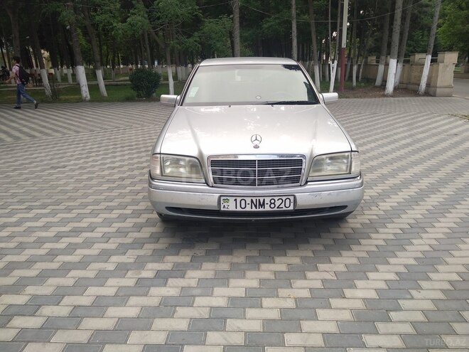 Mercedes C 220 1994, 420,000 km - 2.2 l - Ucar