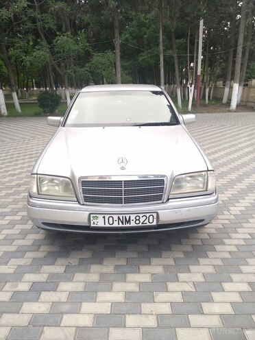 Mercedes C 220 1994, 420,000 km - 2.2 l - Ucar