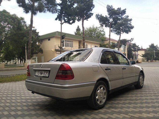Mercedes C 220 1994, 420,000 km - 2.2 l - Ucar