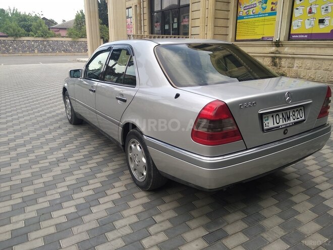 Mercedes C 220 1994, 420,000 km - 2.2 l - Ucar