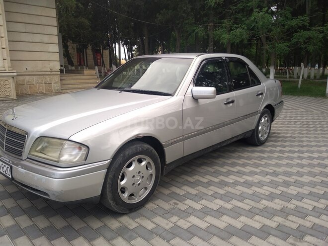 Mercedes C 220 1994, 420,000 km - 2.2 l - Ucar