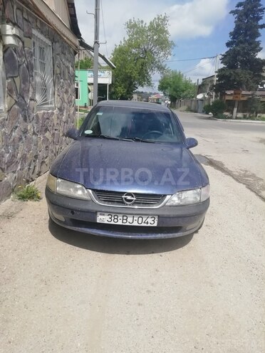 Opel Vectra 1996, 362,000 km - 1.6 l - Quba