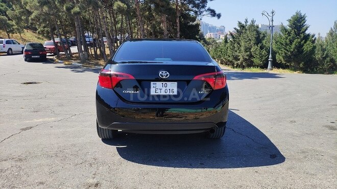 Toyota Corolla 2017, 19,000 km - 1.8 l - Bakı
