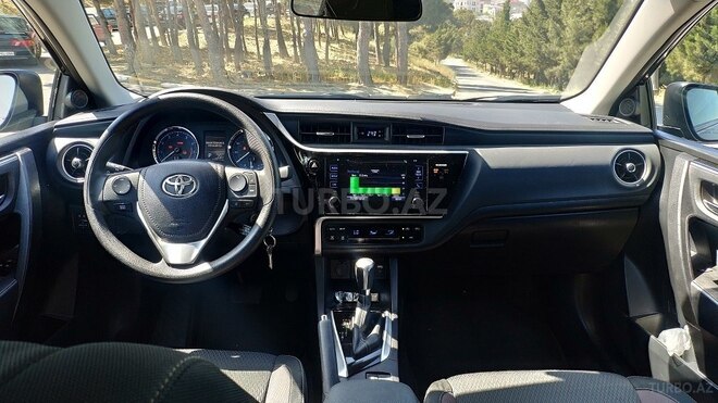Toyota Corolla 2017, 19,000 km - 1.8 l - Bakı
