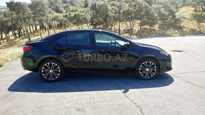 Toyota Corolla 2017, 19,000 km - 1.8 l - Bakı