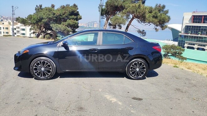 Toyota Corolla 2017, 19,000 km - 1.8 l - Bakı