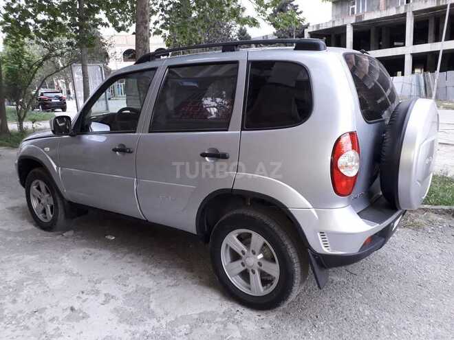 Chevrolet Niva 2014, 117,000 km - 1.7 l - Samux