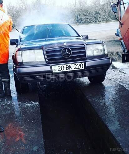 Mercedes E 250 1991, 385,785 km - 2.5 л - Beyləqan
