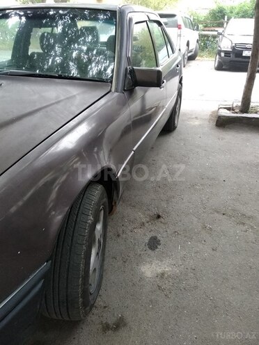 Mercedes E 250 1993, 450,000 km - 2.5 l - Bakı