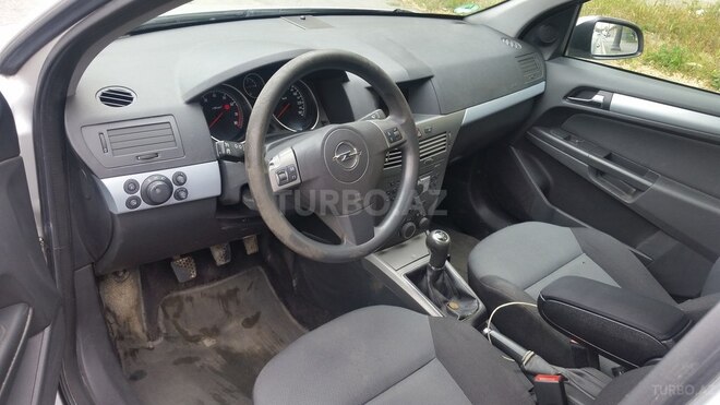 Opel Astra 2006, 180,000 km - 1.4 л - Bakı