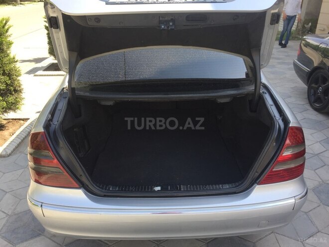 Mercedes E 220 2004, 290,000 km - 2.2 л - Gəncə