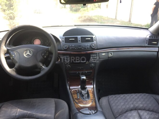 Mercedes E 220 2004, 290,000 km - 2.2 л - Gəncə