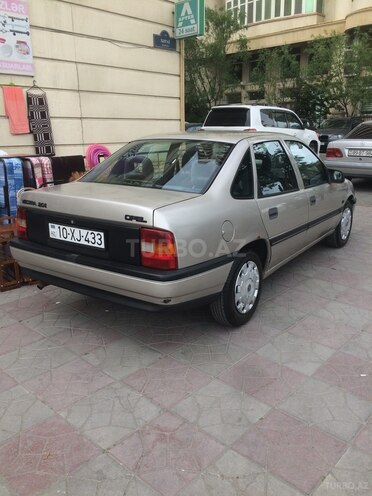 Opel Vectra 1991, 371,000 km - 2.0 л - Bakı