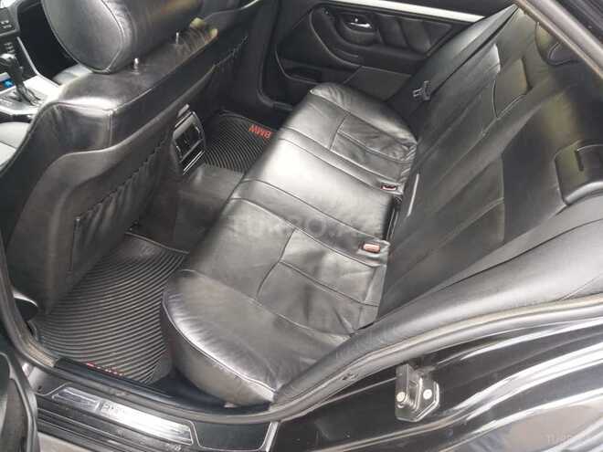 BMW 523 1998, 300,000 km - 2.5 l - Bakı